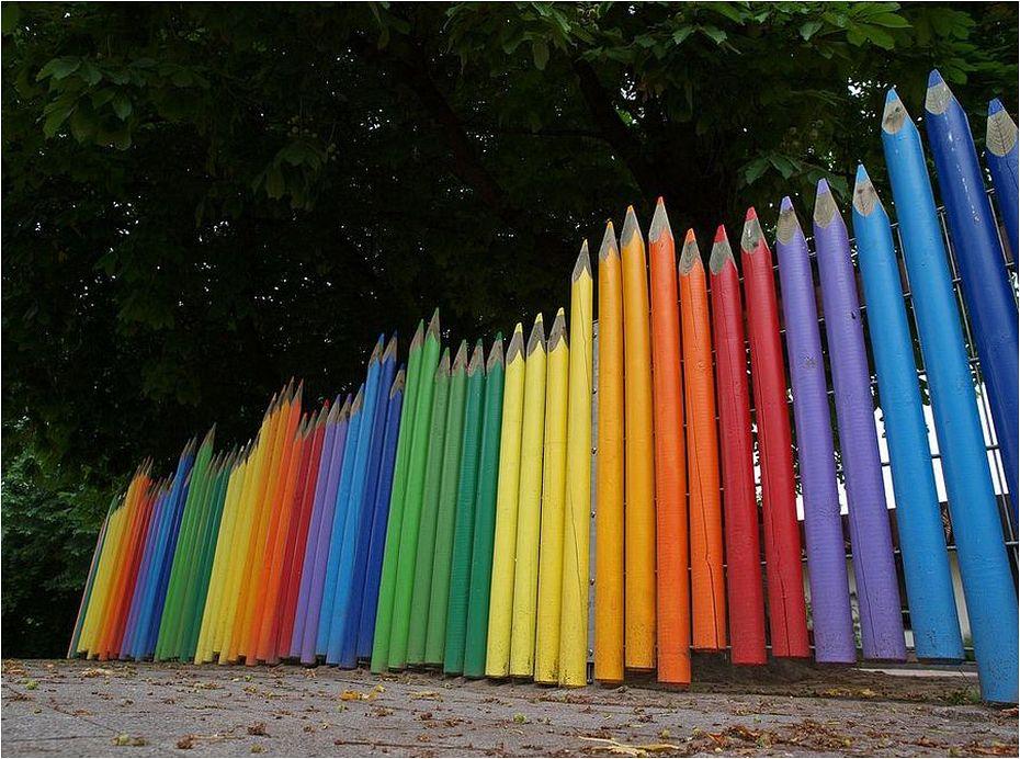Zaun bunt