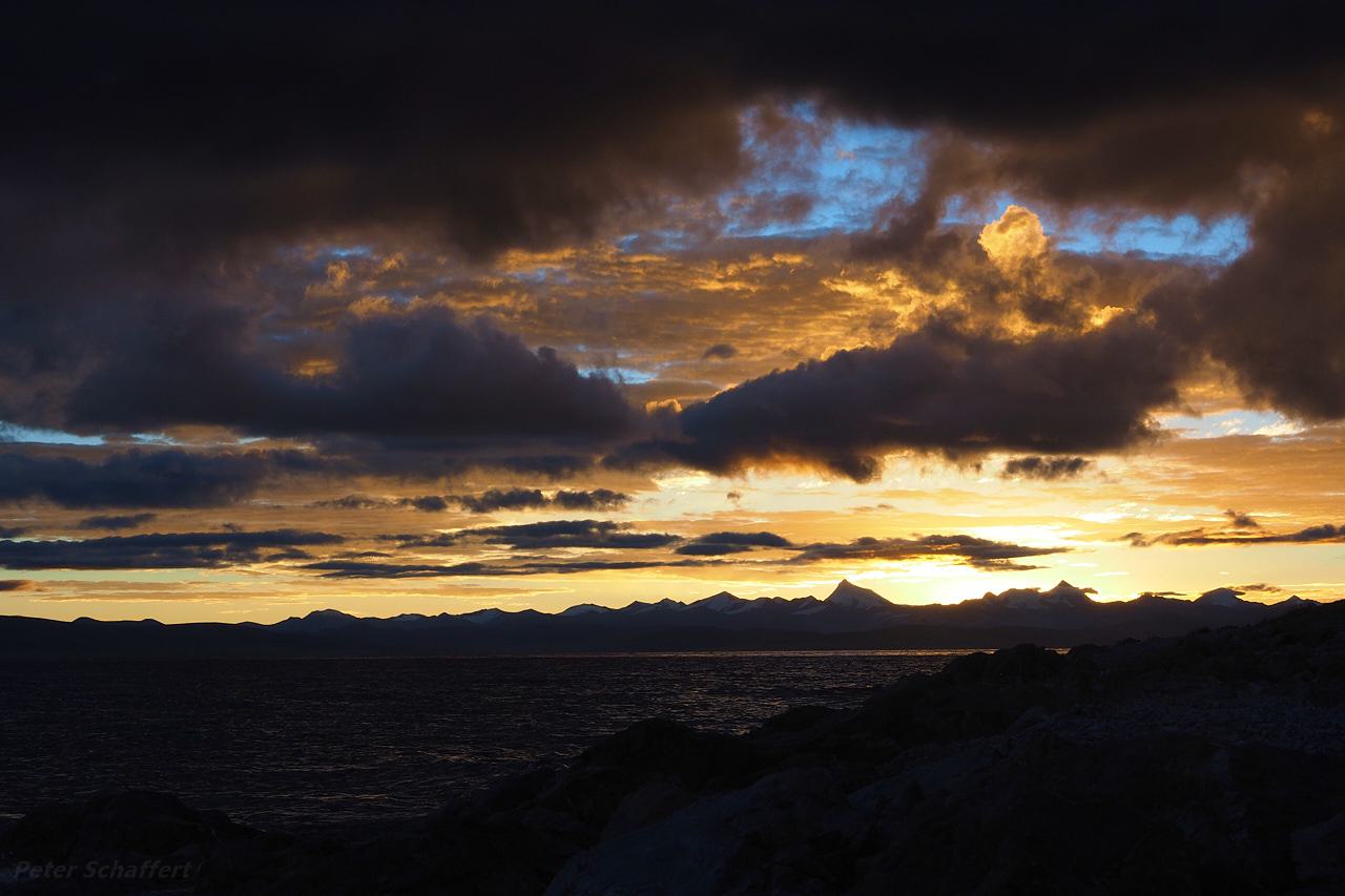 Sonnenaufgang Namtso/Nam Co See Tibet