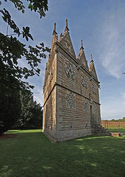 Rushton Triangular Lodge